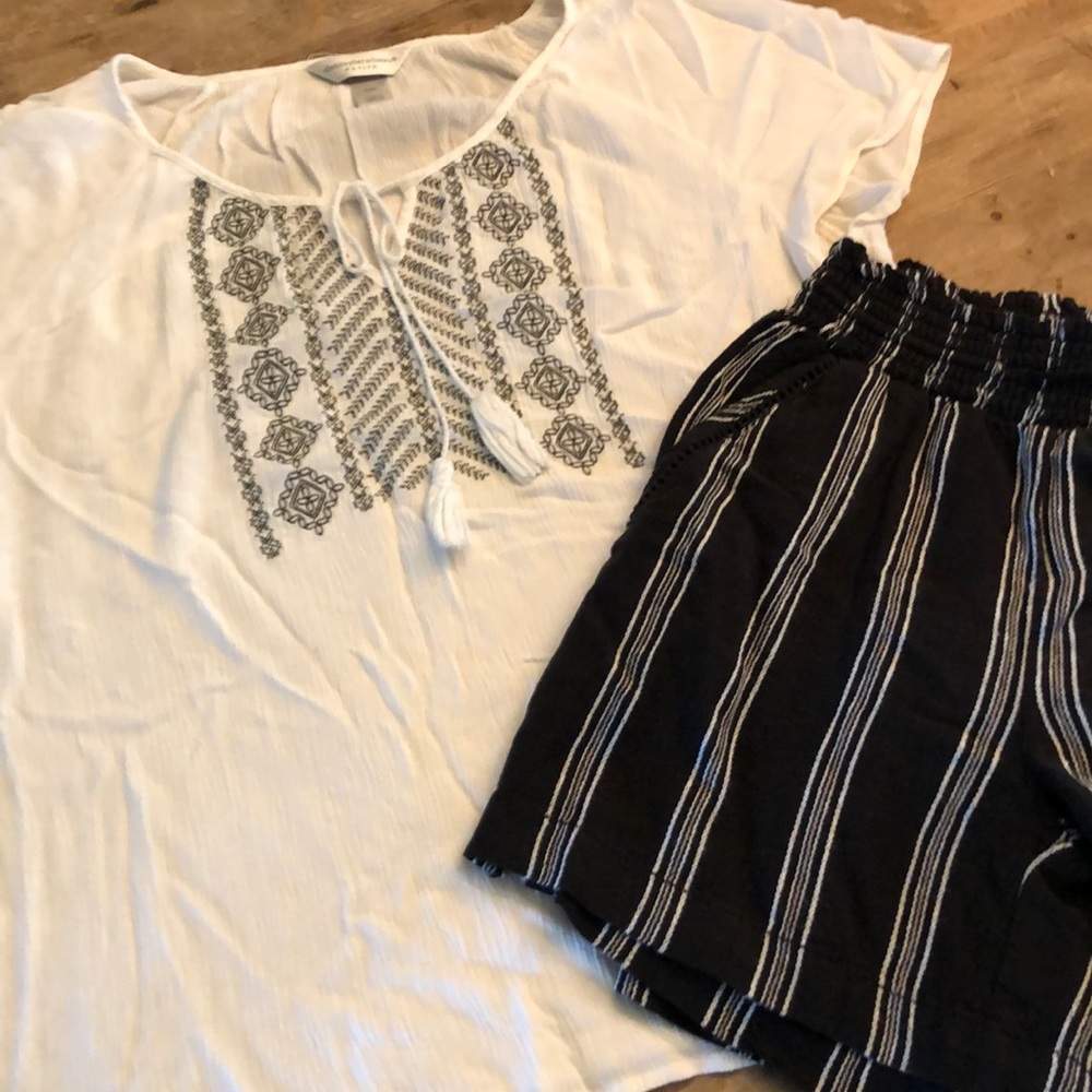 Christopher &Banks hobo capped sleeve shirt